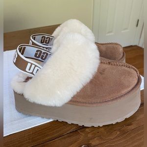 UGG Funkette Slippers